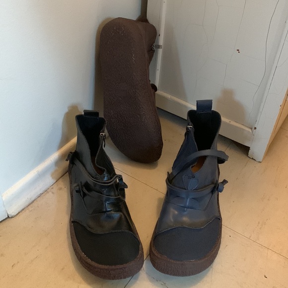 Booties. New - Picture 2 of 6